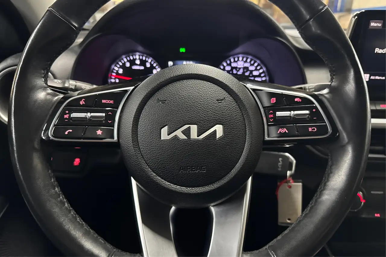 Kia Forte снимка Kia Forte