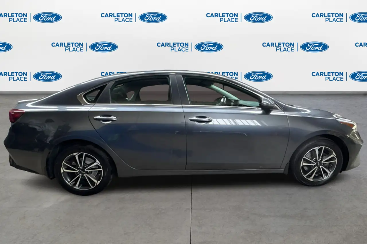 Kia Forte снимка Kia Forte