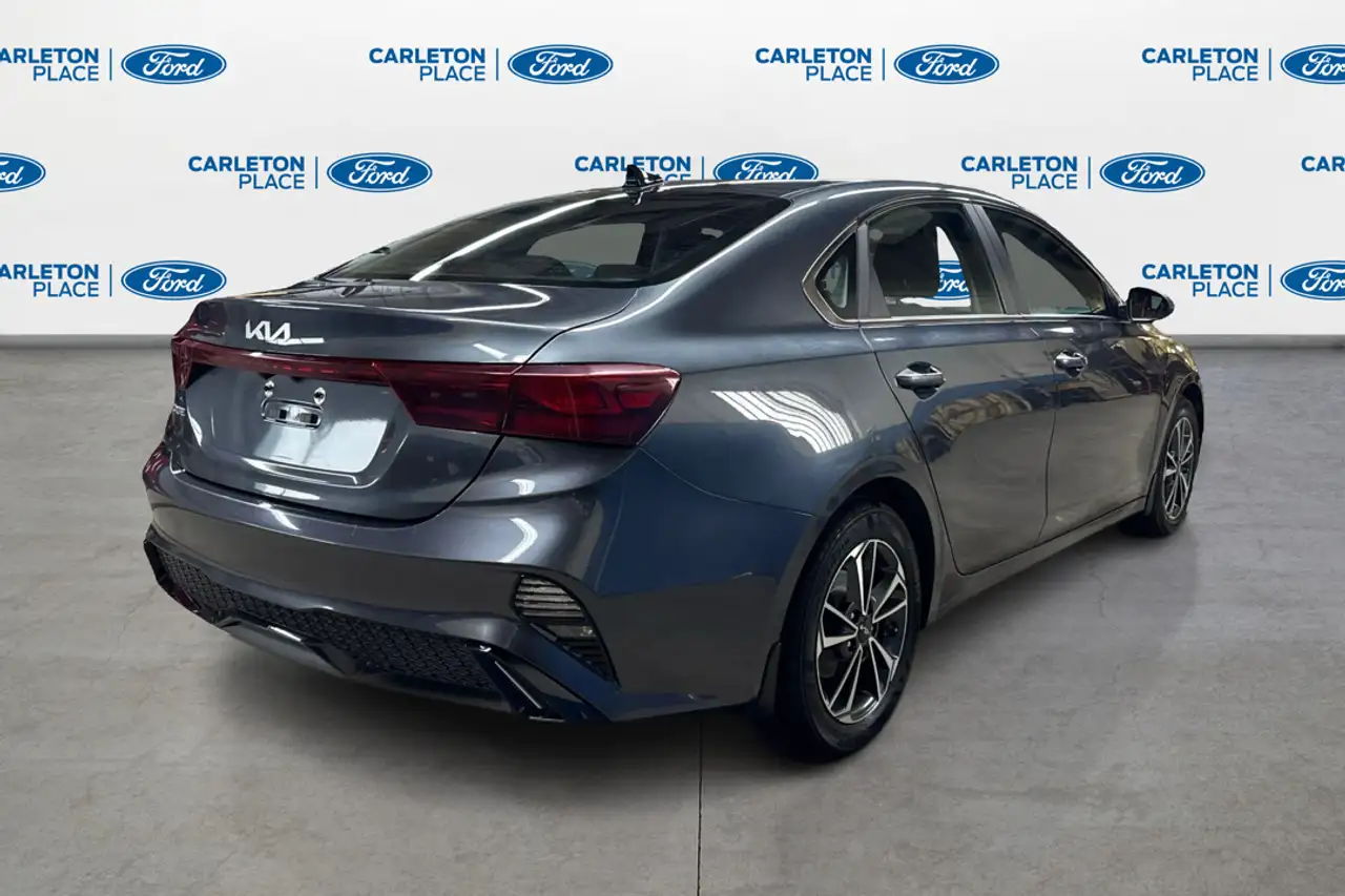 Kia Forte снимка Kia Forte