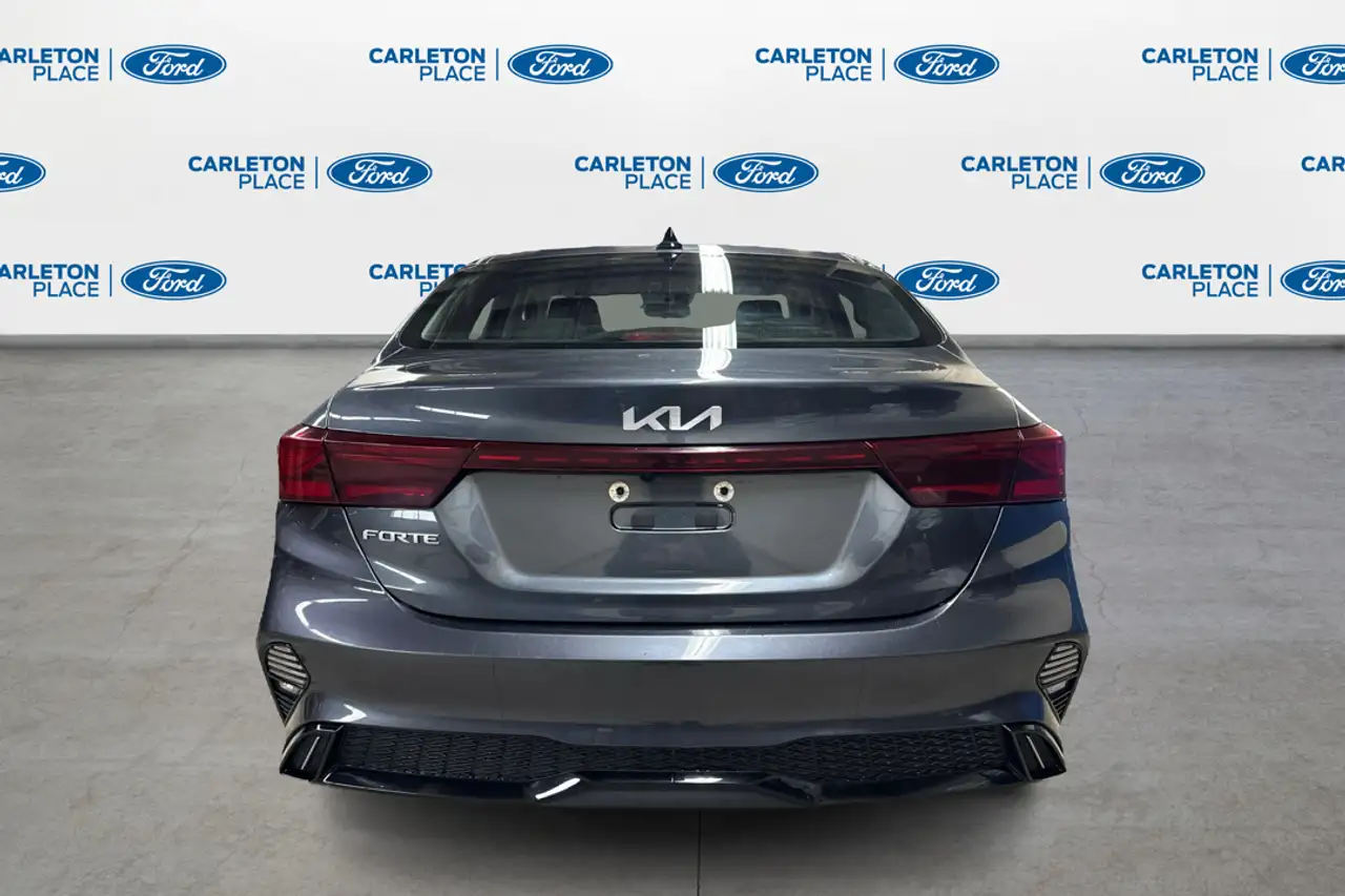 Kia Forte снимка Kia Forte