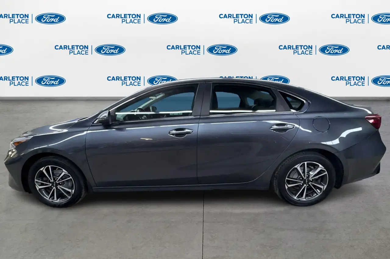 Kia Forte снимка Kia Forte
