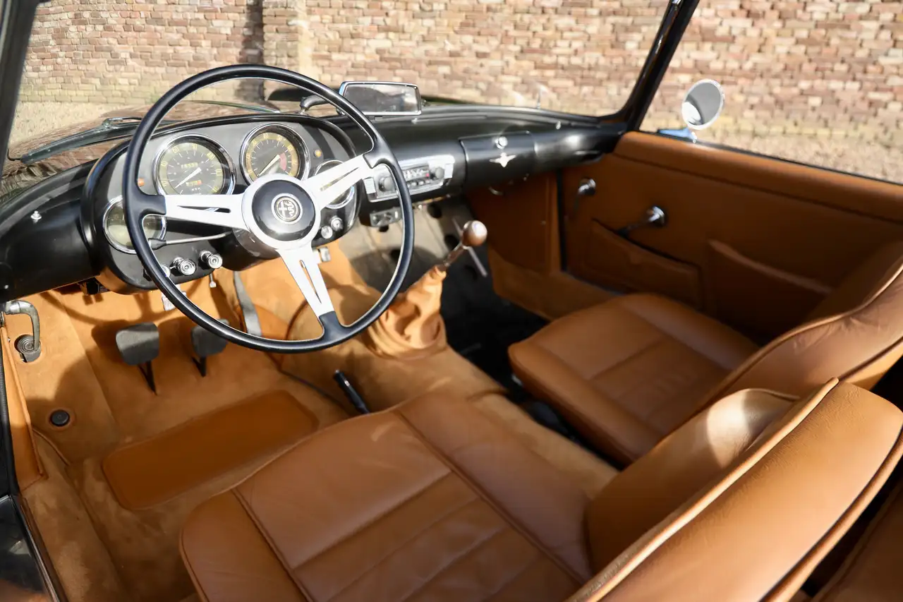 Alfa Romeo 2000 Touring Spider Well restored and maintained throug, foto 3