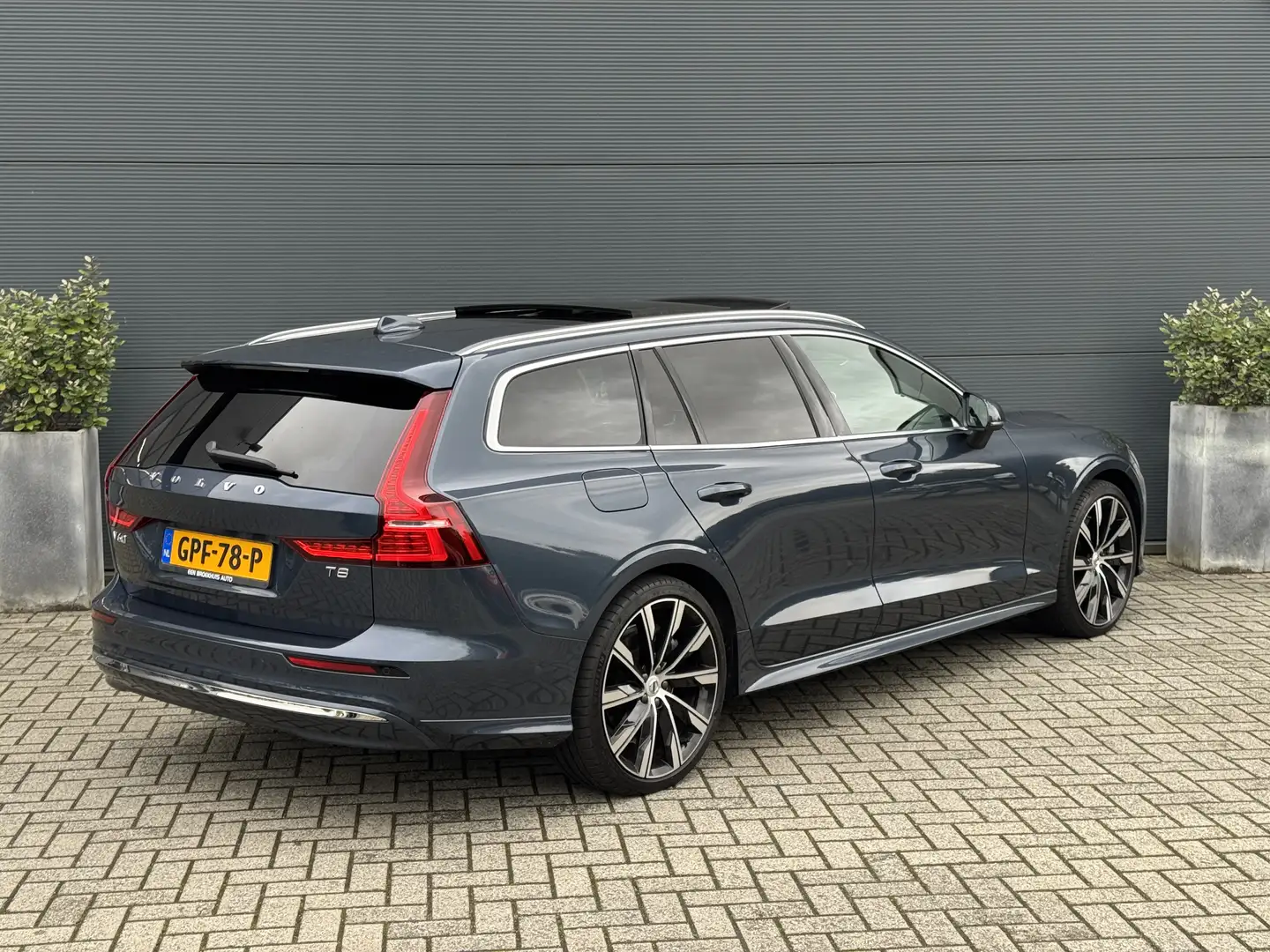 Volvo V60 2.0 T8 Plug-in hybrid AWD Ultra Bright | Bowers&Wi Bleu - 2