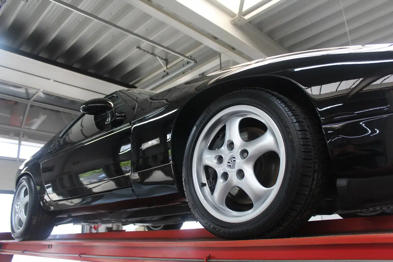 Porsche 928 GTS "Black over black" "Black over black" - Chic c, foto 11
