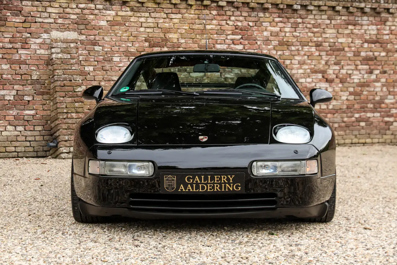 Porsche 928 GTS "Black over black" "Black over black" - Chic c, foto 5