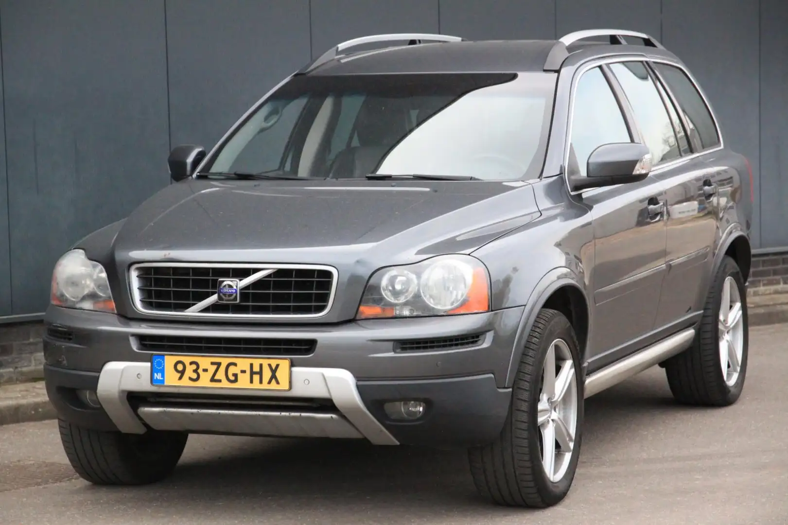 Volvo XC90 3.2 Sport 5p. R Design/Leer/Parkeersensor v,a/ Nav Gri - 2