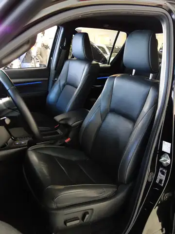 Toyota Hilux DK Invin. 4WD 2,8D Aut. *ALLBLACK *MWST *VOLL Ansicht 23