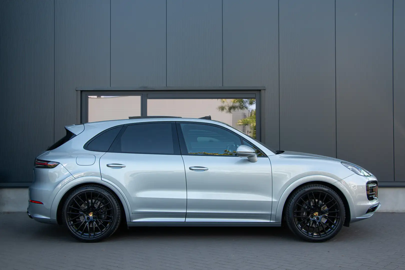 Porsche Cayenne 3.0 E-Hybrid 462PK | NL Auto |Sportdesign | Sportu Grau - 2