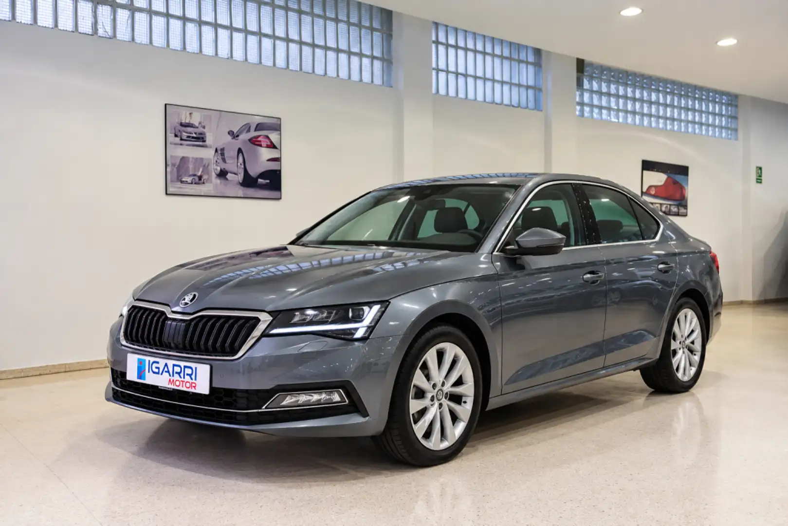 Skoda Octavia 1.5 TSI MHEV Selection DSG Gris - 1