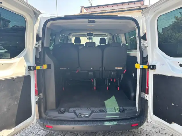Ford Transit Custom view 8