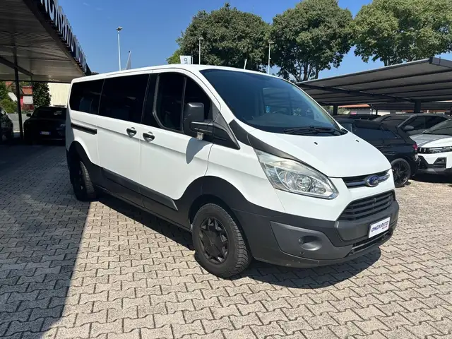 Ford Transit Custom view 3