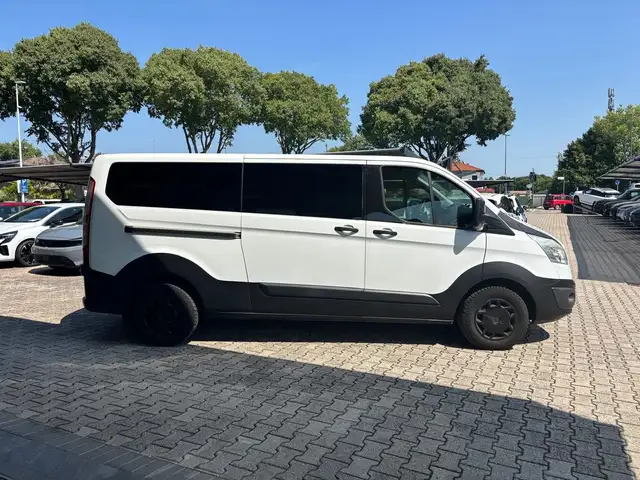 Ford Transit Custom view 4