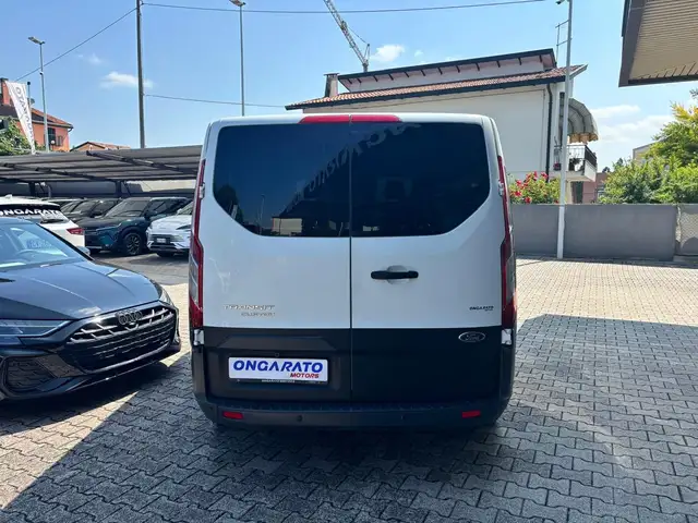 Ford Transit Custom view 6