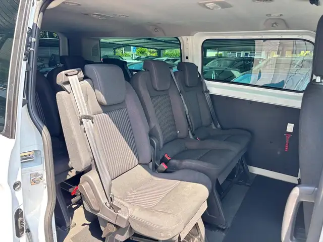 Ford Transit Custom view 10