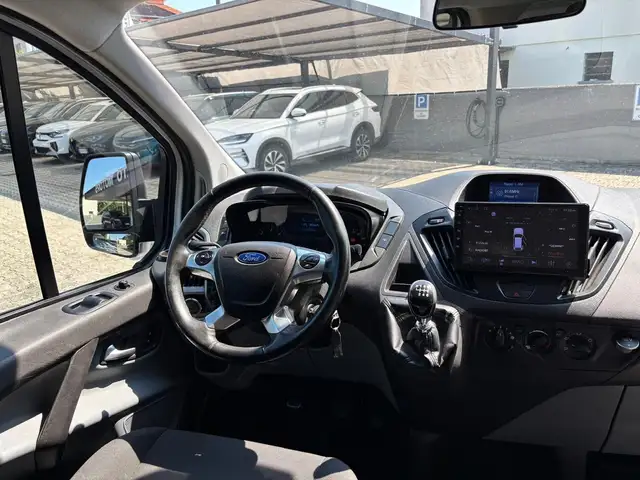 Ford Transit Custom view 12