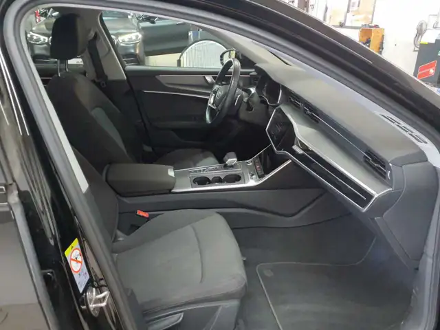 Audi A6 view 8