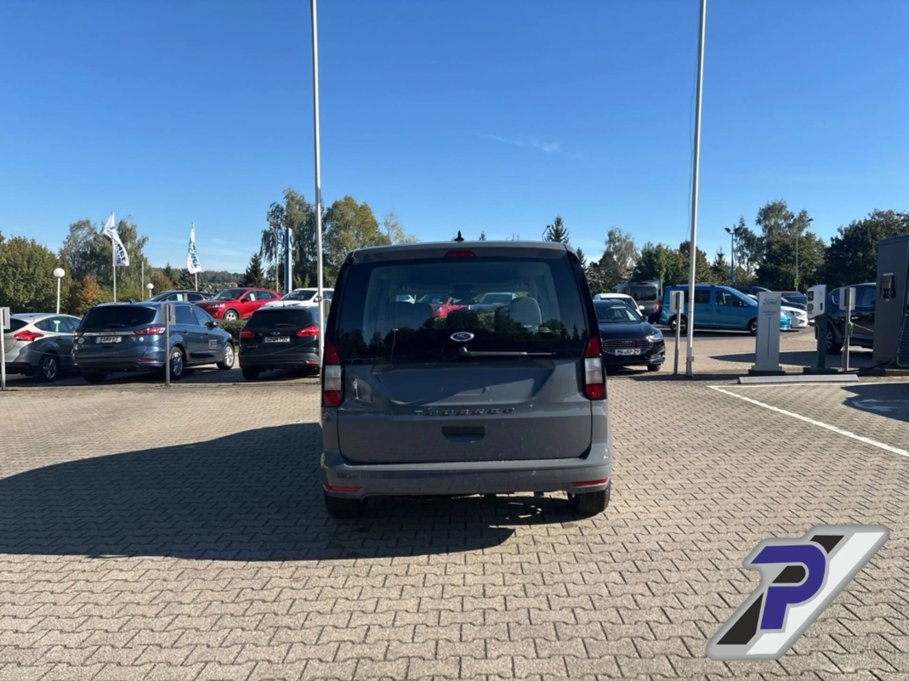 Ford Tourneo Connect Trend L1 SITZHEIZUNG+GJR+PPS+ Digitales Cockpit Ap — photo 4