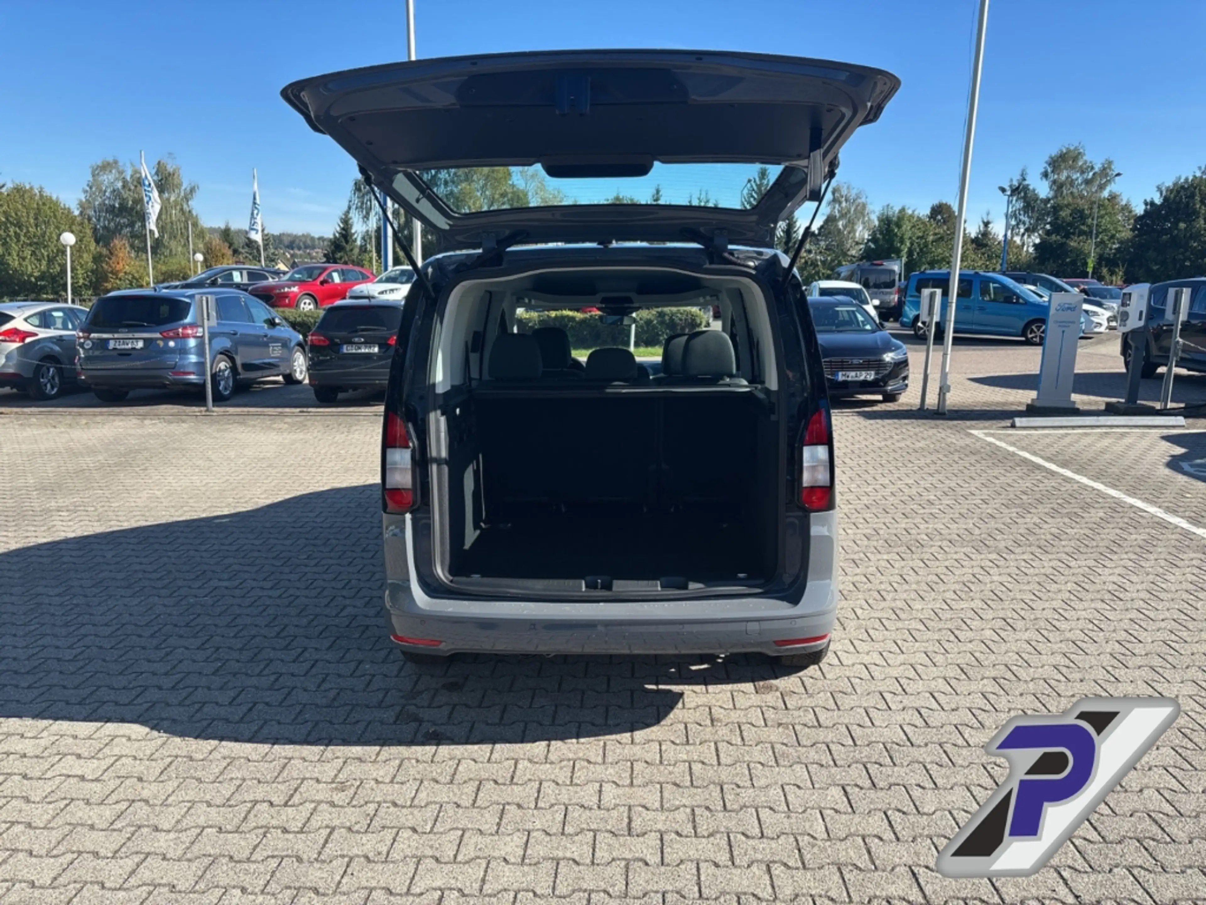 Ford Tourneo Connect Trend L1 SITZHEIZUNG+GJR+PPS+ Digitales Cockpit Ap — photo 10