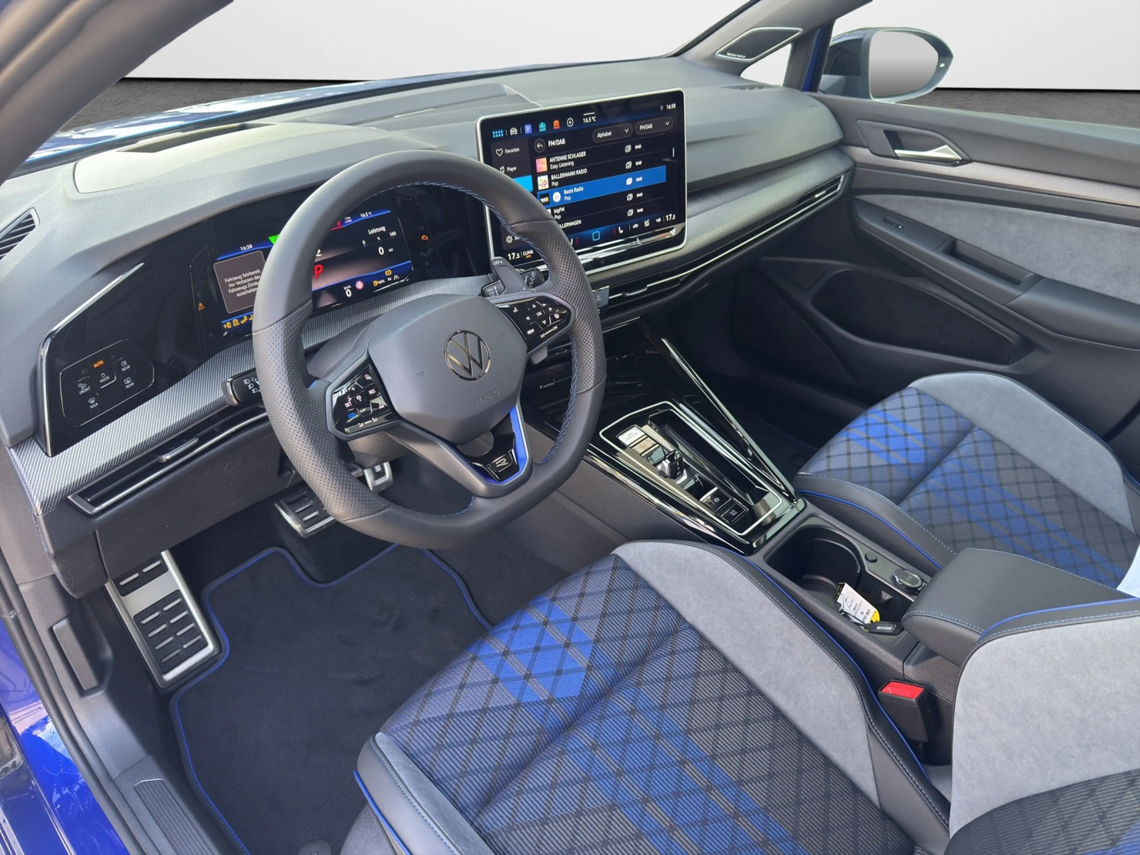 Volkswagen Golf R 2.0 TSI DSG 4M — photo 8