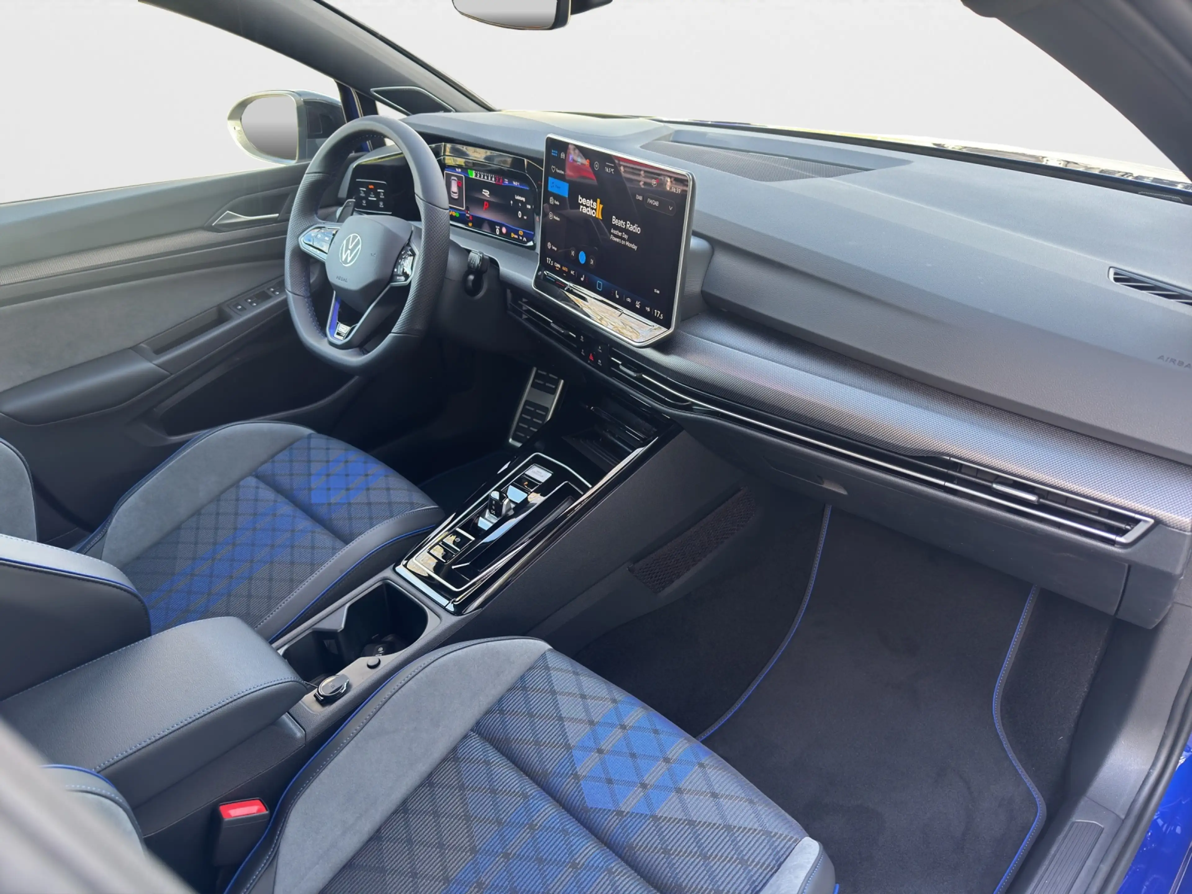 Volkswagen Golf R 2.0 TSI DSG 4M — photo 15