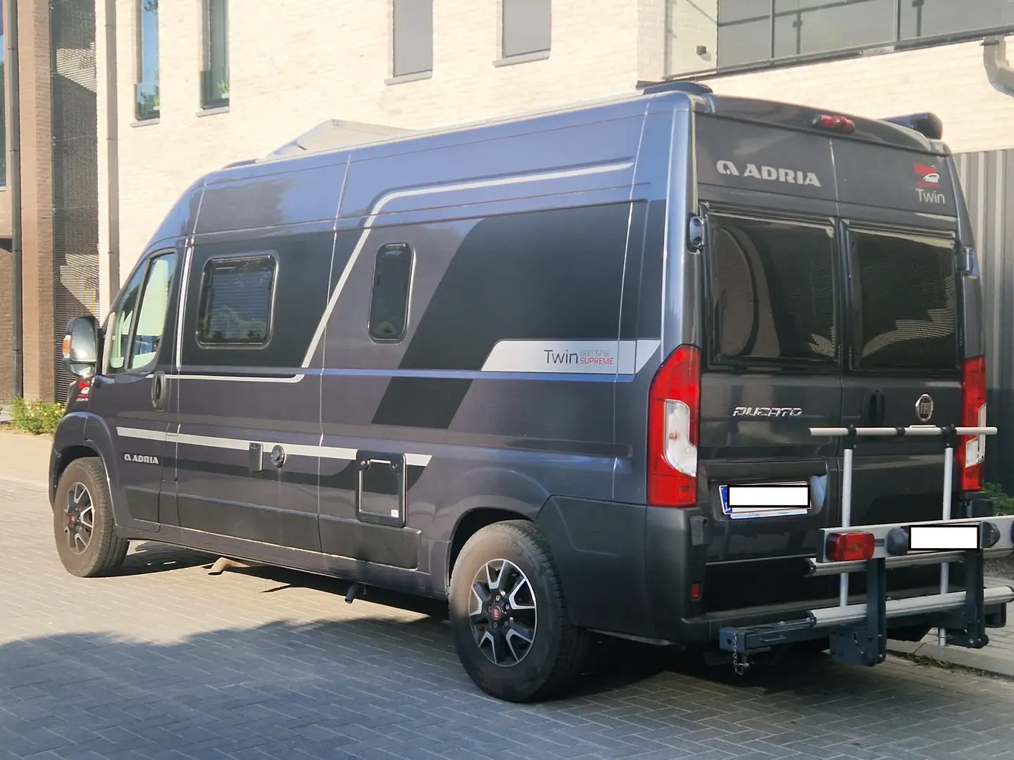Caravans-Wohnm Adria Supreme Twin 600SPB Grau - 2