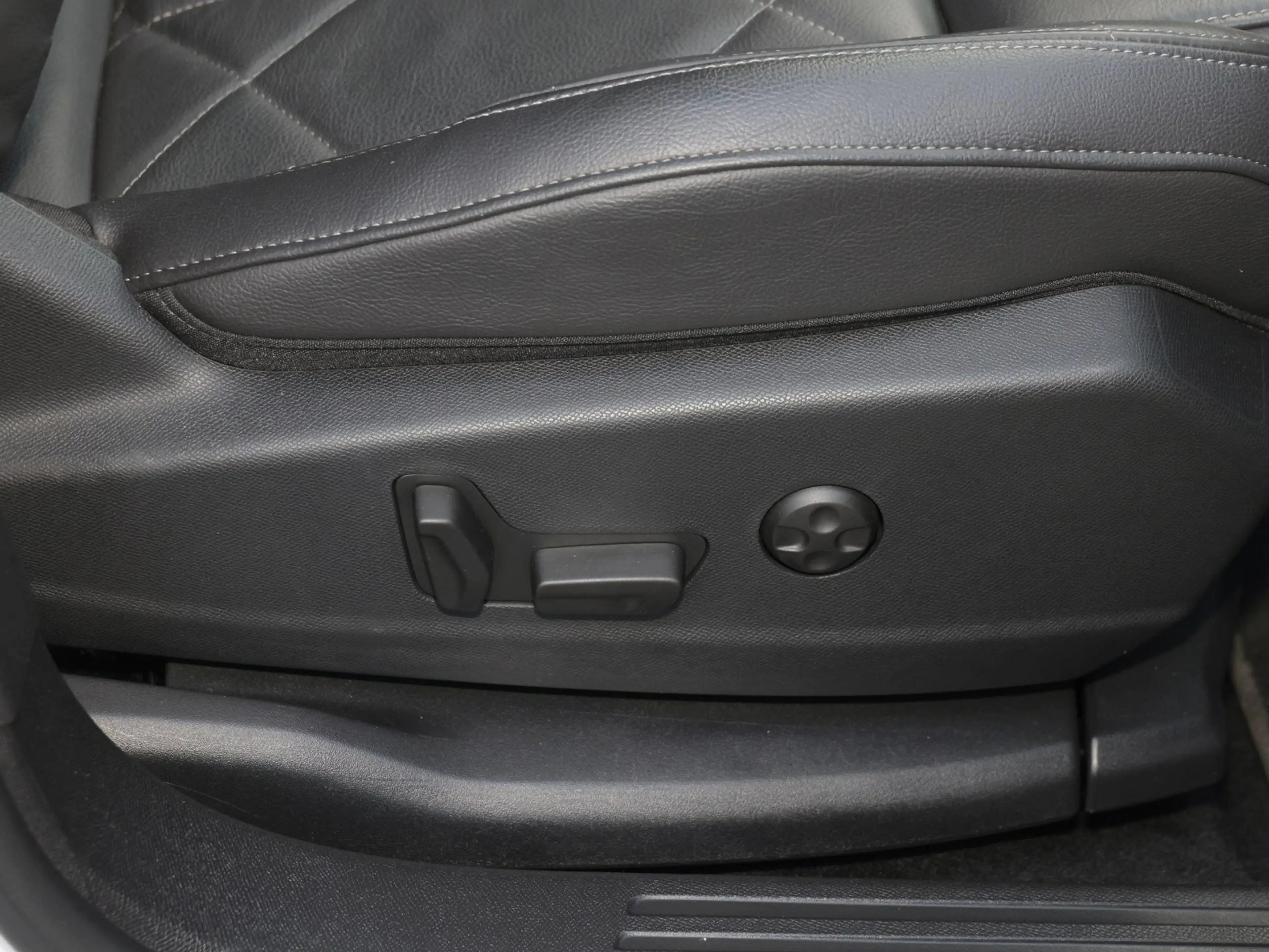 DS Automobiles DS 7 DS7 DS7 RIVOLI E-TEN 225 MJ21.1 — photo 8