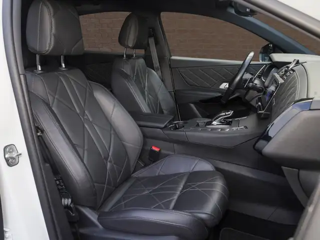 DS Automobiles DS 7 view 9