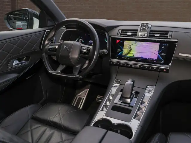 DS Automobiles DS 7 view 12