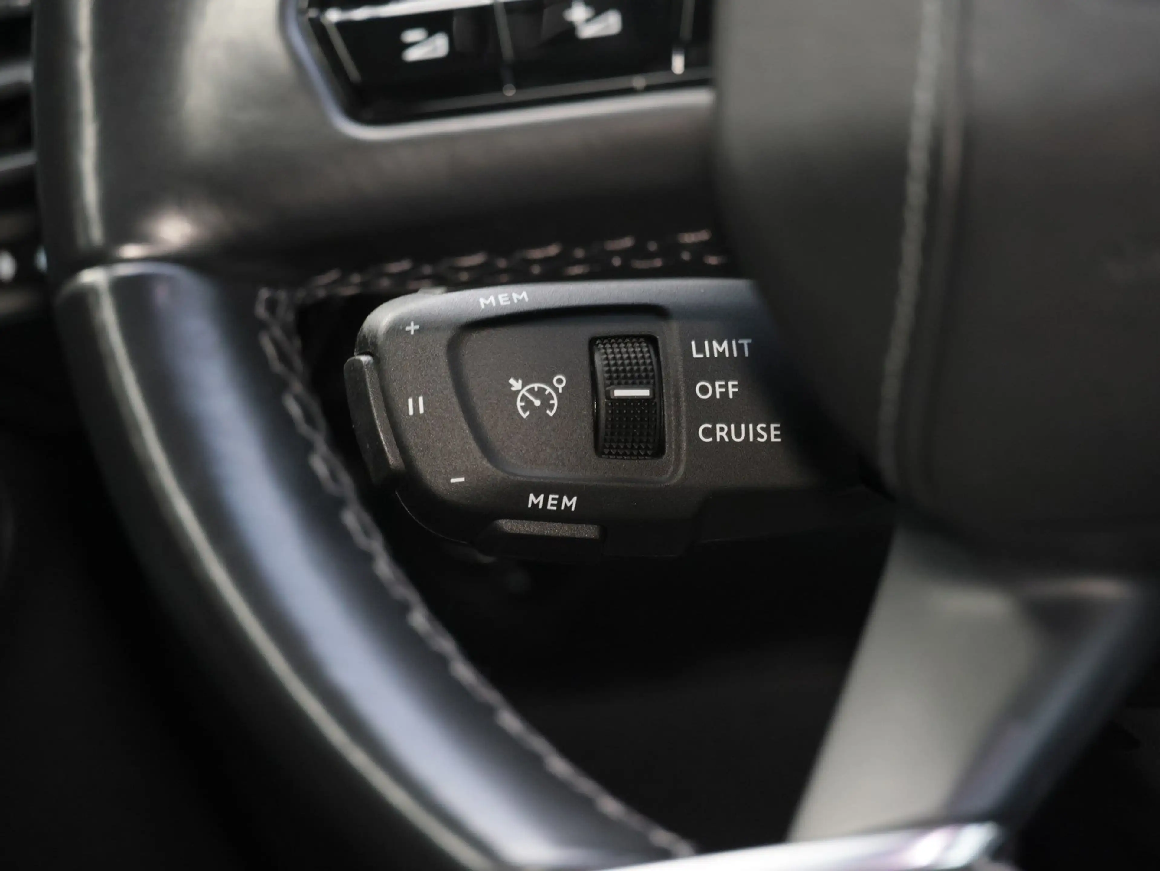 DS Automobiles DS 7 DS7 DS7 RIVOLI E-TEN 225 MJ21.1 — photo 15