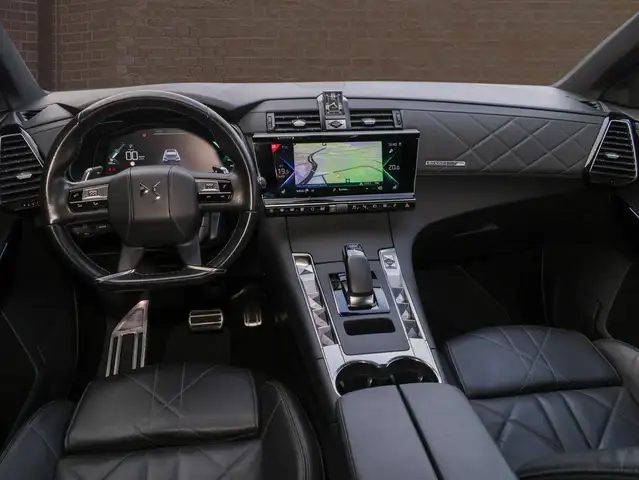 DS Automobiles DS 7 view 13