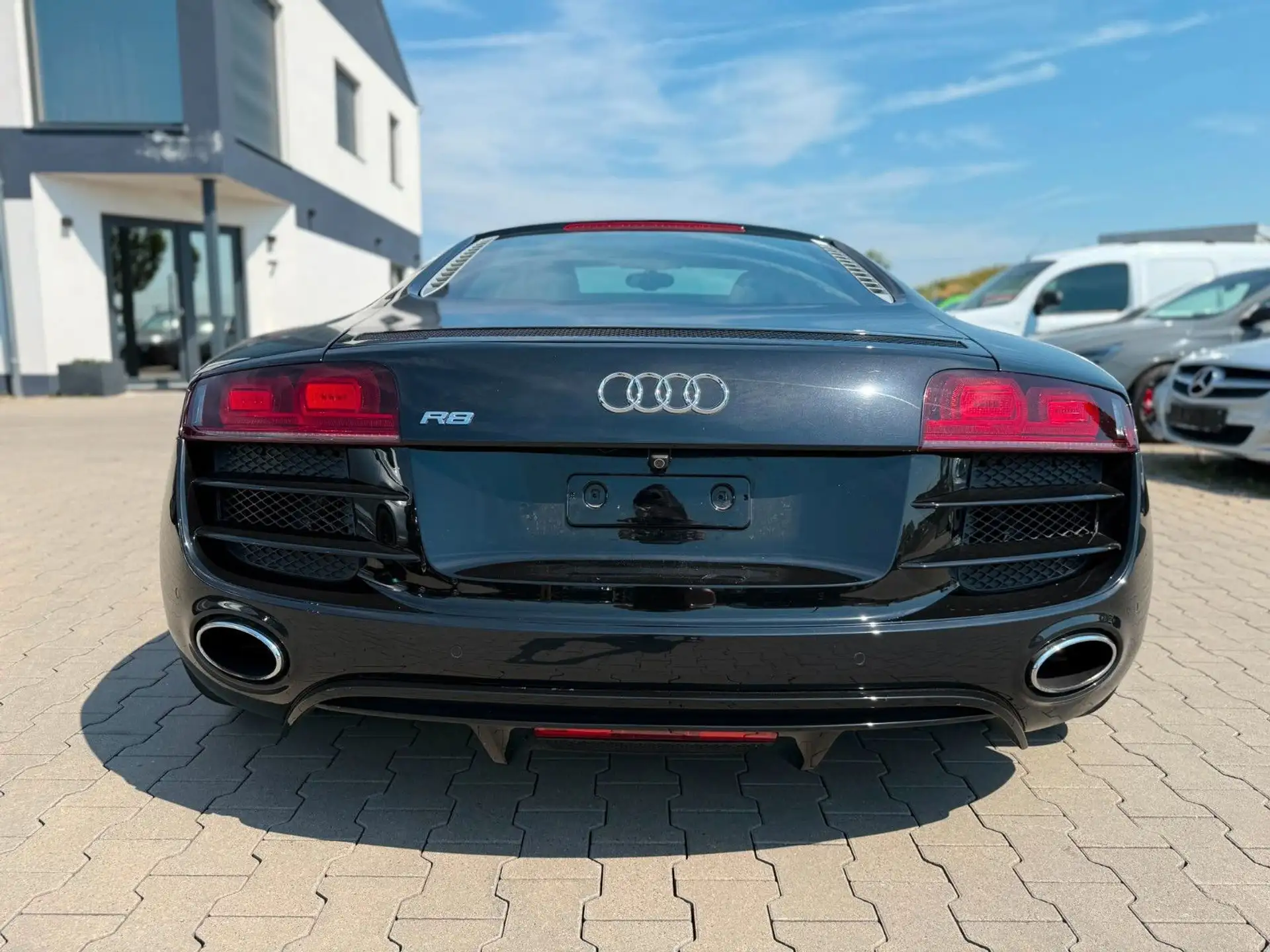아우디 Audi R8 V10 5.2 FSI 2010 검정 사진 6