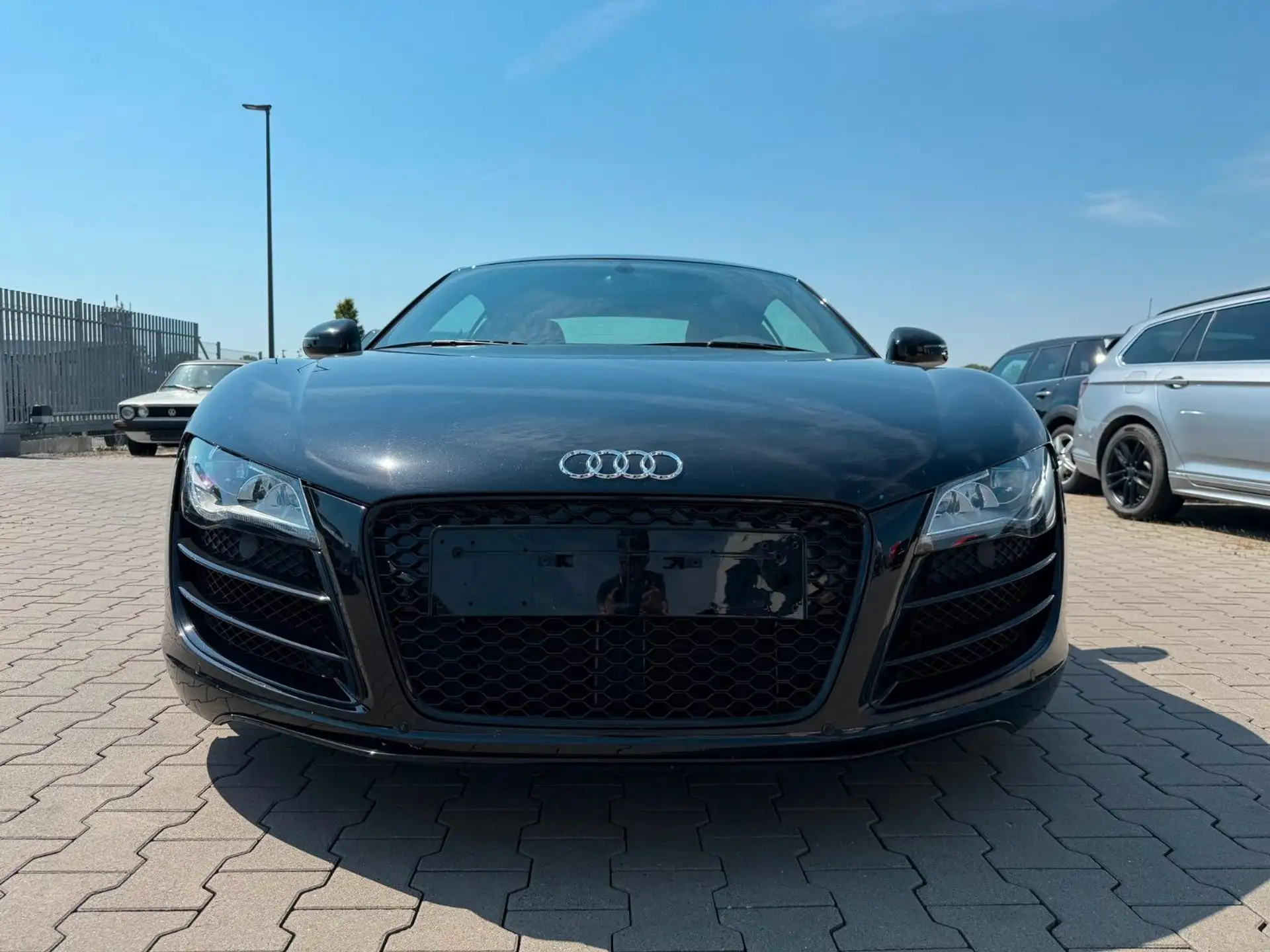 아우디 Audi R8 V10 5.2 FSI 2010 검정 사진 2