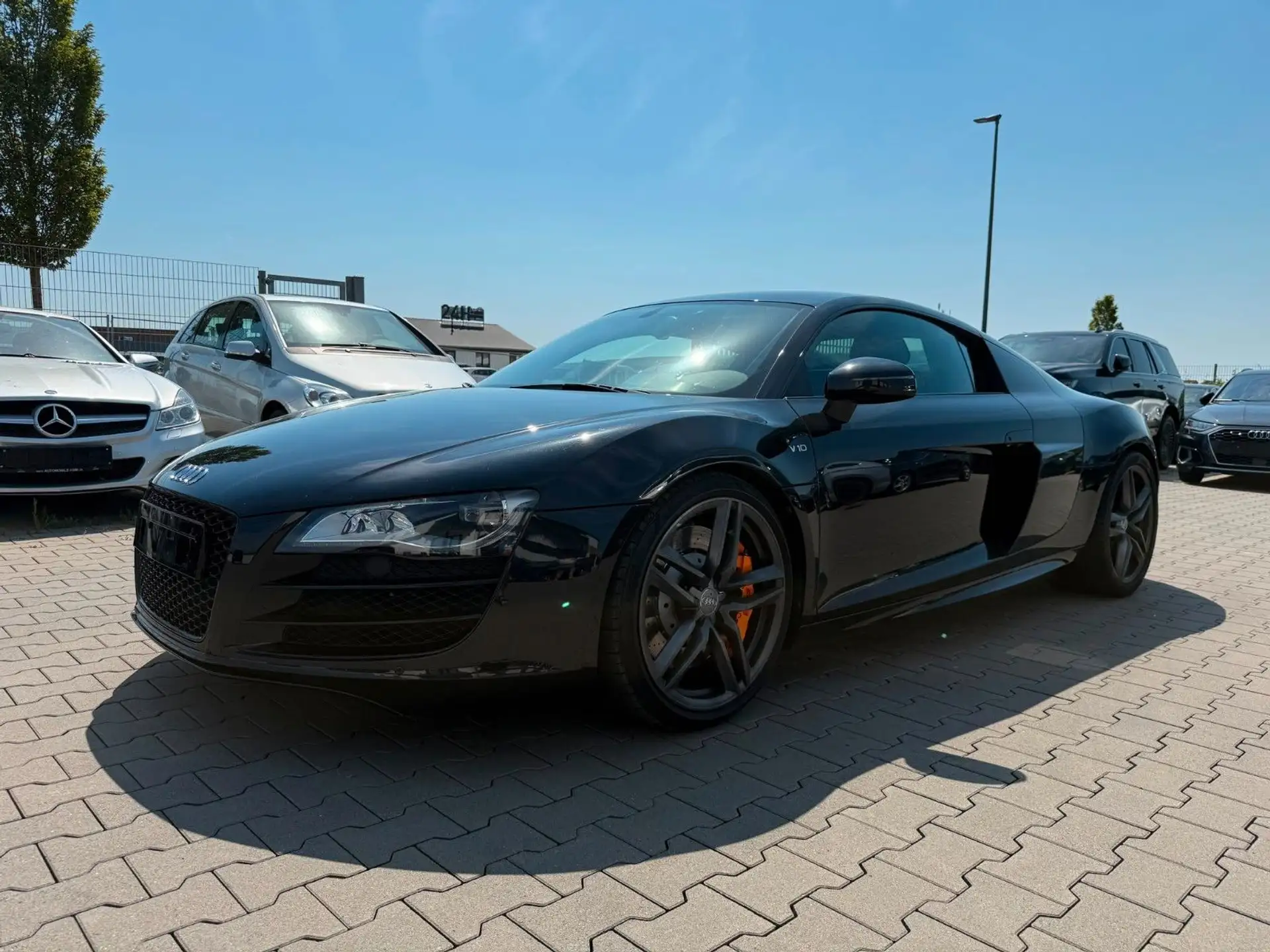 아우디 Audi R8 V10 5.2 FSI 2010 검정 사진 3