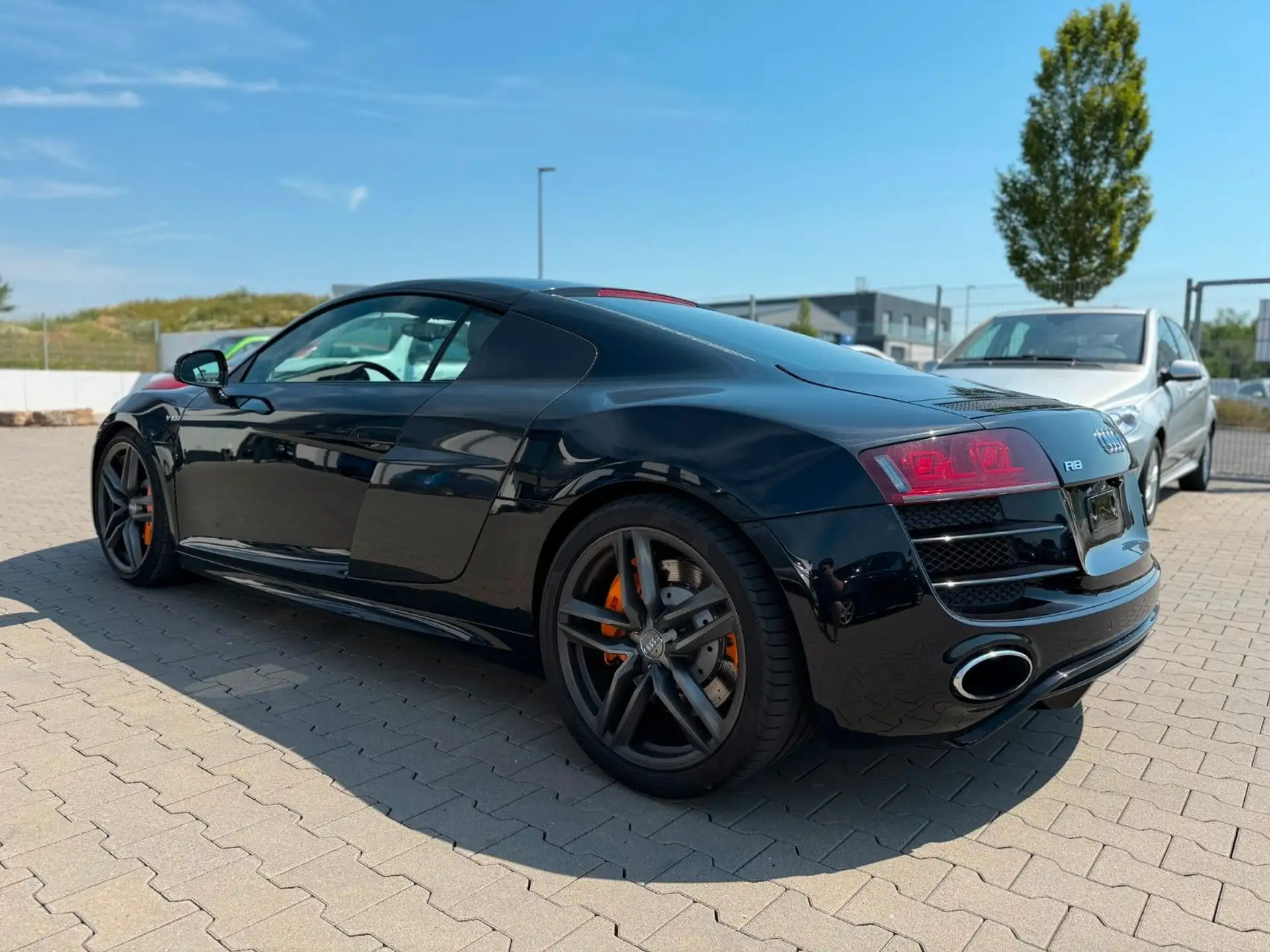 아우디 Audi R8 V10 5.2 FSI 2010 검정 사진 5