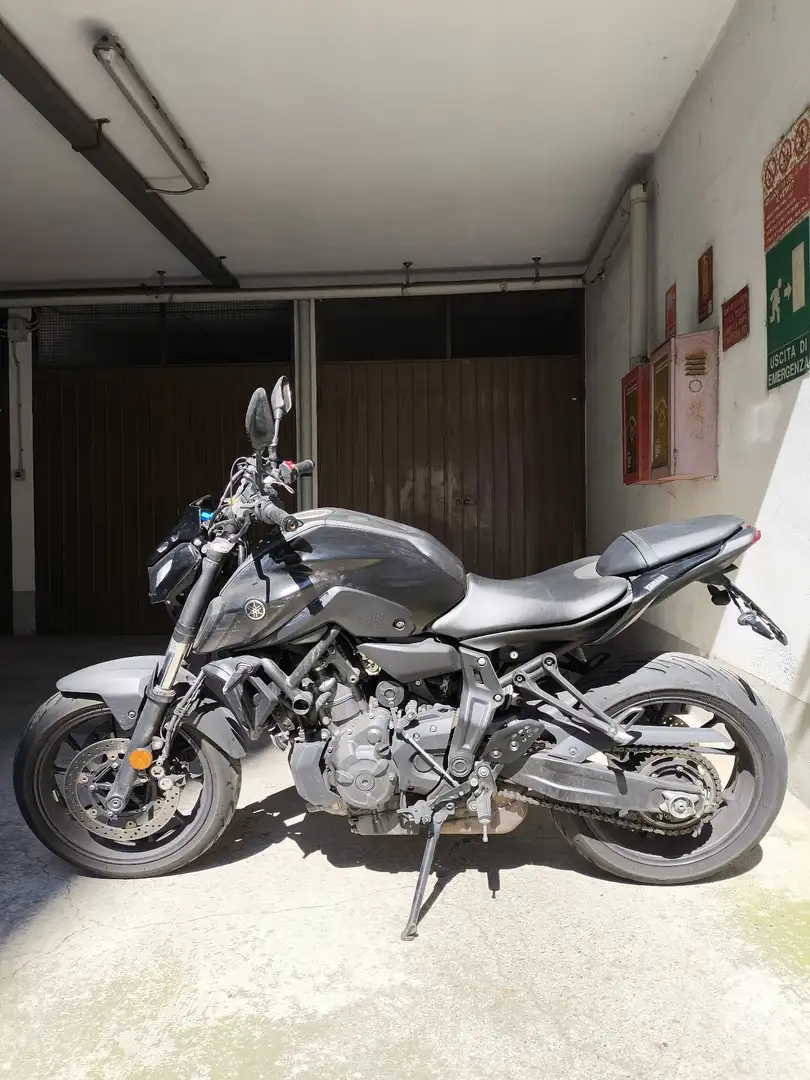 Yamaha MT-07 Negro - 1