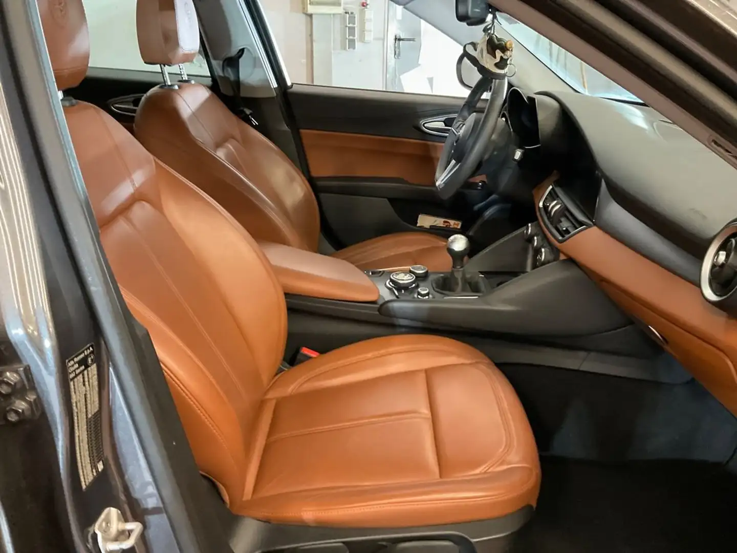 Alfa Romeo Giulia Giulia+2.2+Diesel+Super Grau - 1