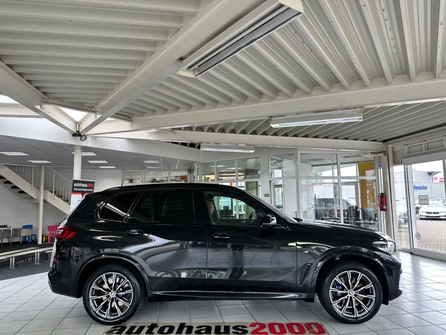 BMW X5 xDrive 25d M Sportpaket LED/360°/AHK/PANO Schwarz - 2