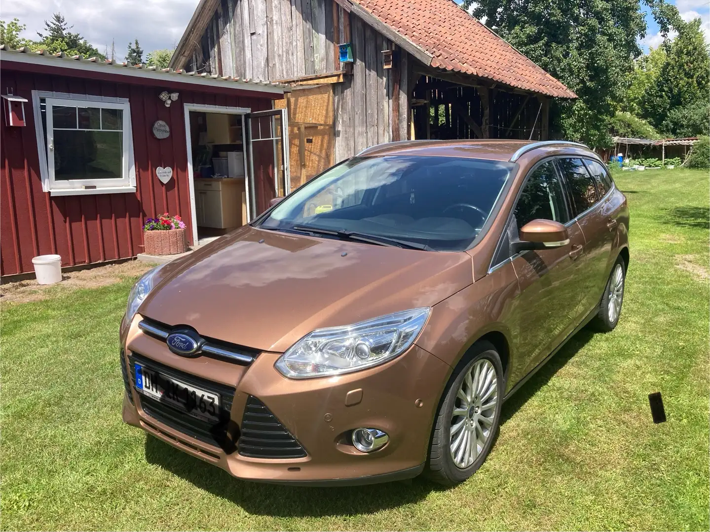 Ford Focus Titanium Braun - 1