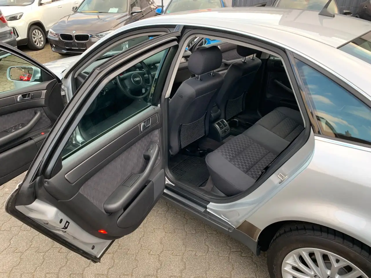Audi A6 2.4 V6 Automatik, foto 12