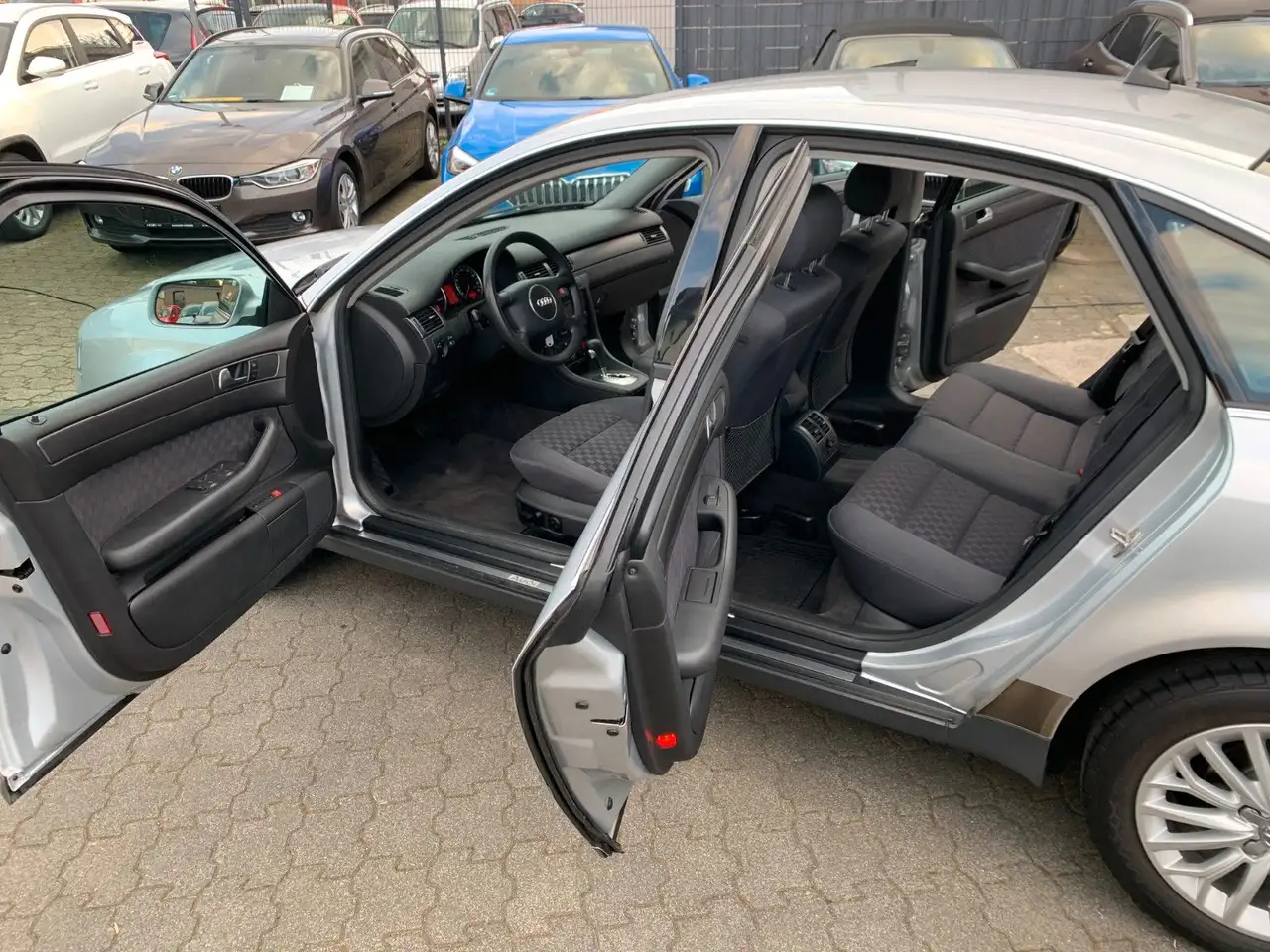 Audi A6 2.4 V6 Automatik, foto 4