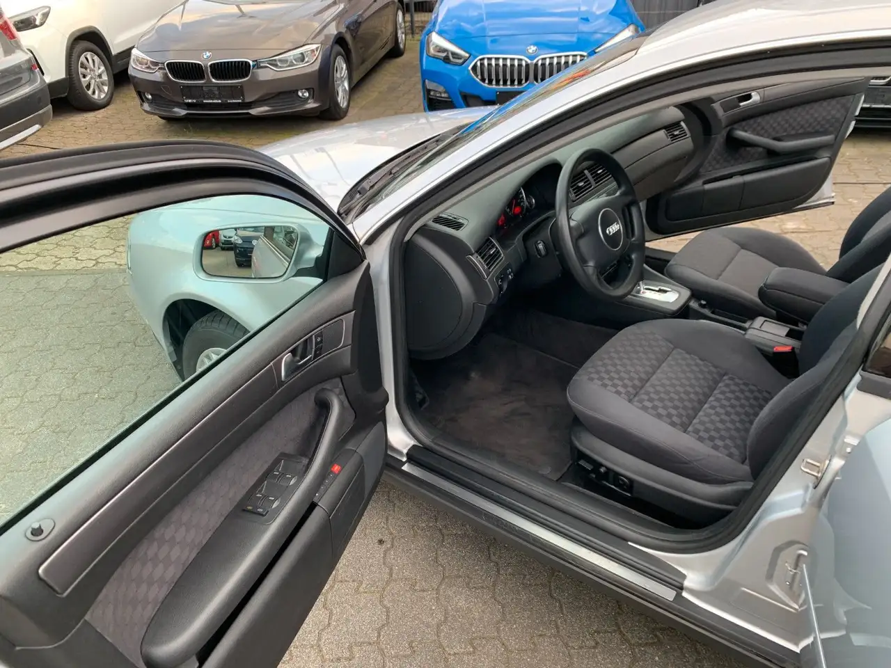 Audi A6 2.4 V6 Automatik, foto 5