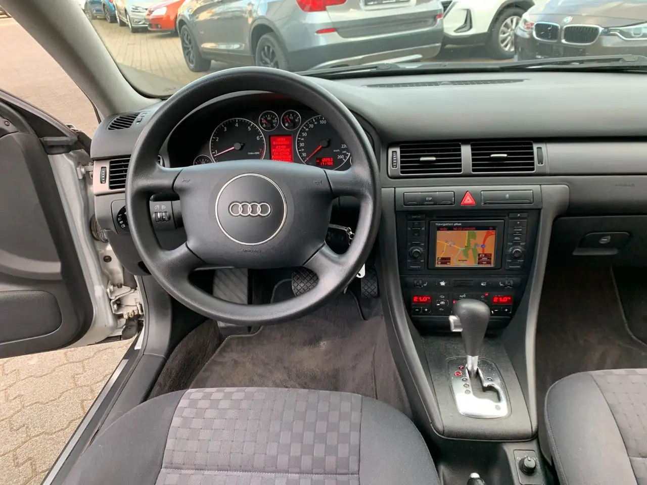 Audi A6 2.4 V6 Automatik, foto 10