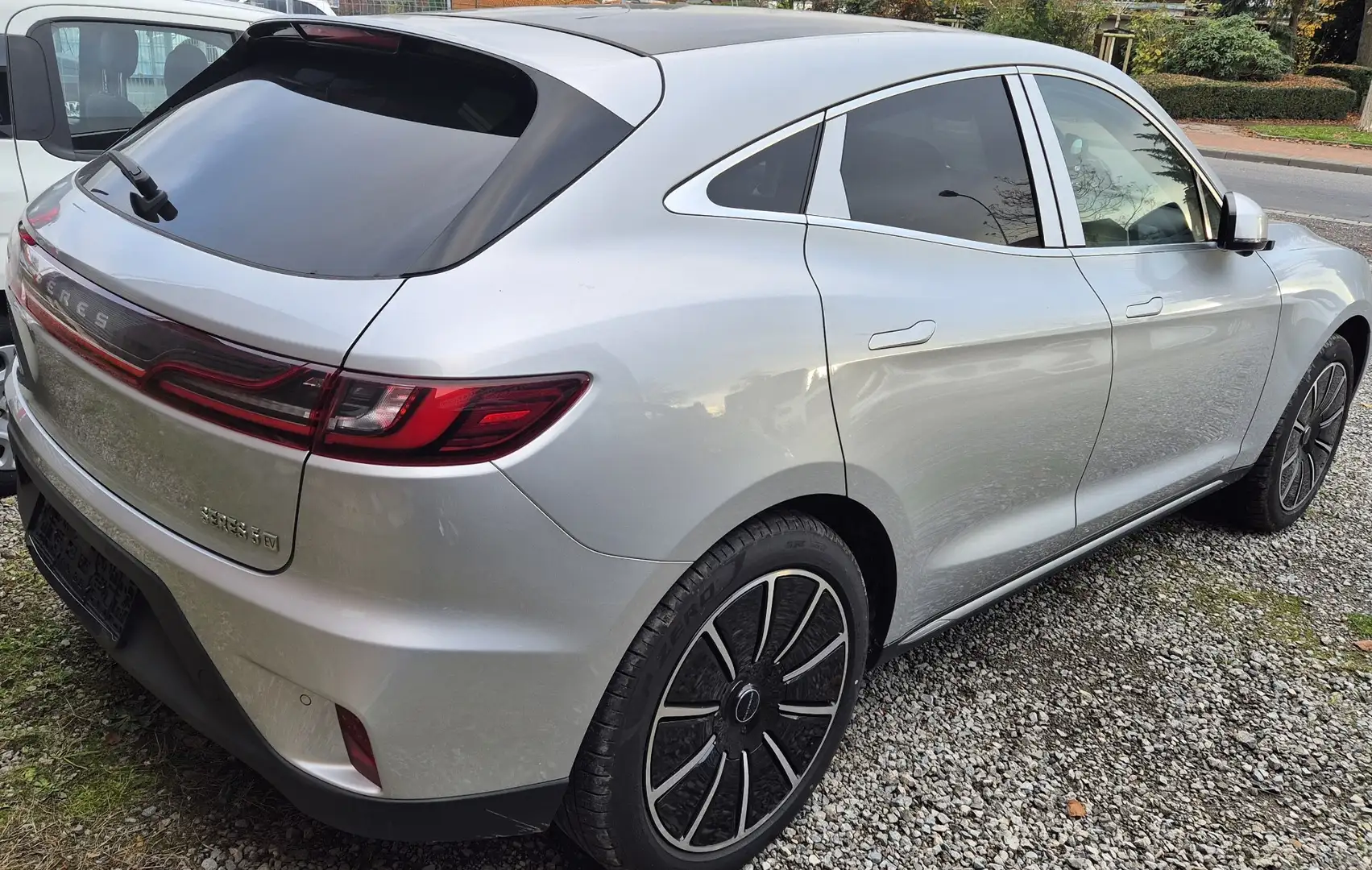 Seres Seres 5 Luxury Massagesitze 360° Kam. 4x4 Panoramadach Silber - 1