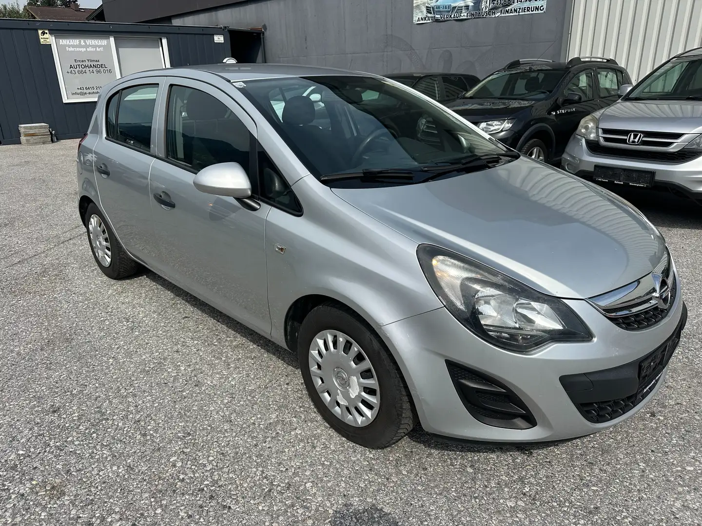 Opel Corsa 1,2 Benzin Grau - 1