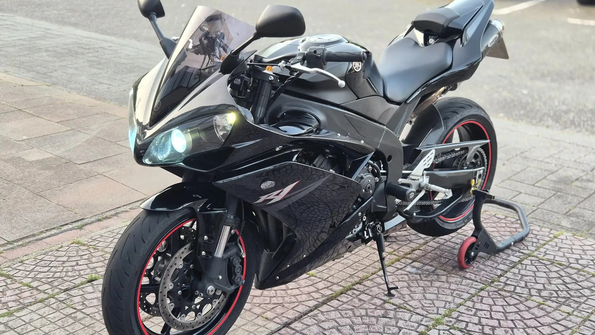 Yamaha YZF-R1 Carbon / Shark Titanium uitlaat / Rizoma / Xenon Nero - 1