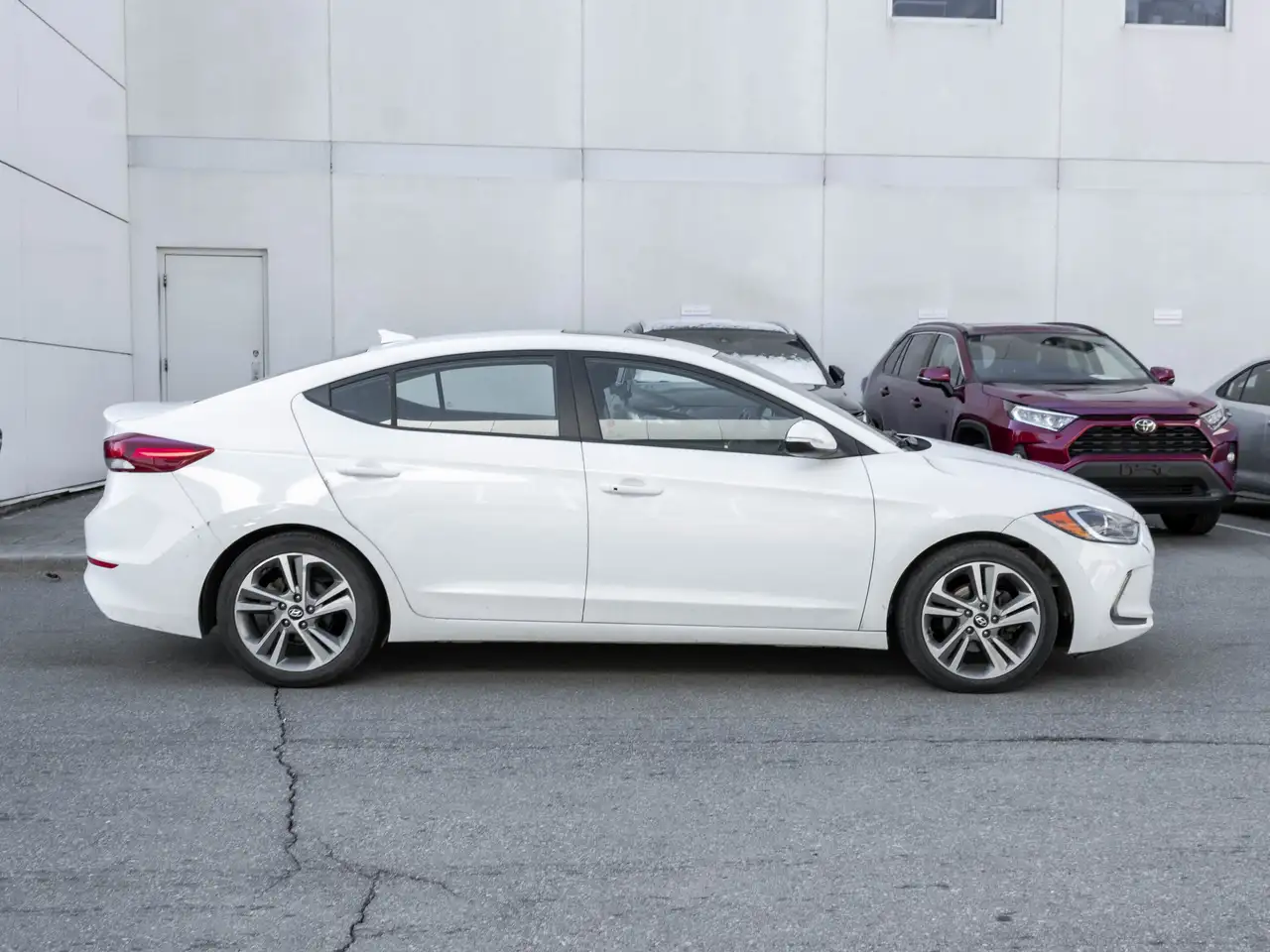 Hyundai ELANTRA снимка Hyundai ELANTRA