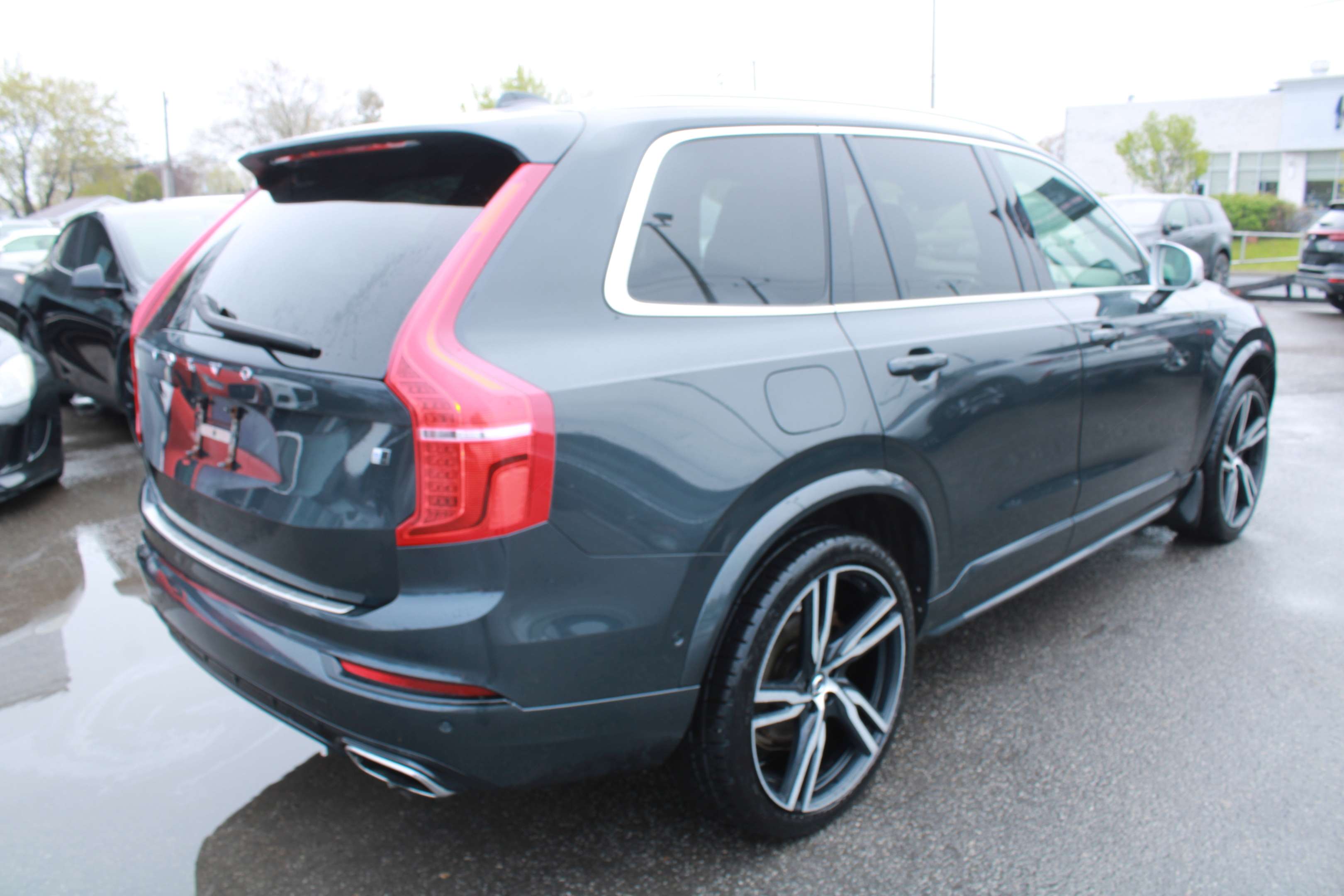 2019 Volvo XC90 T6 AWD R-Design thumb 7