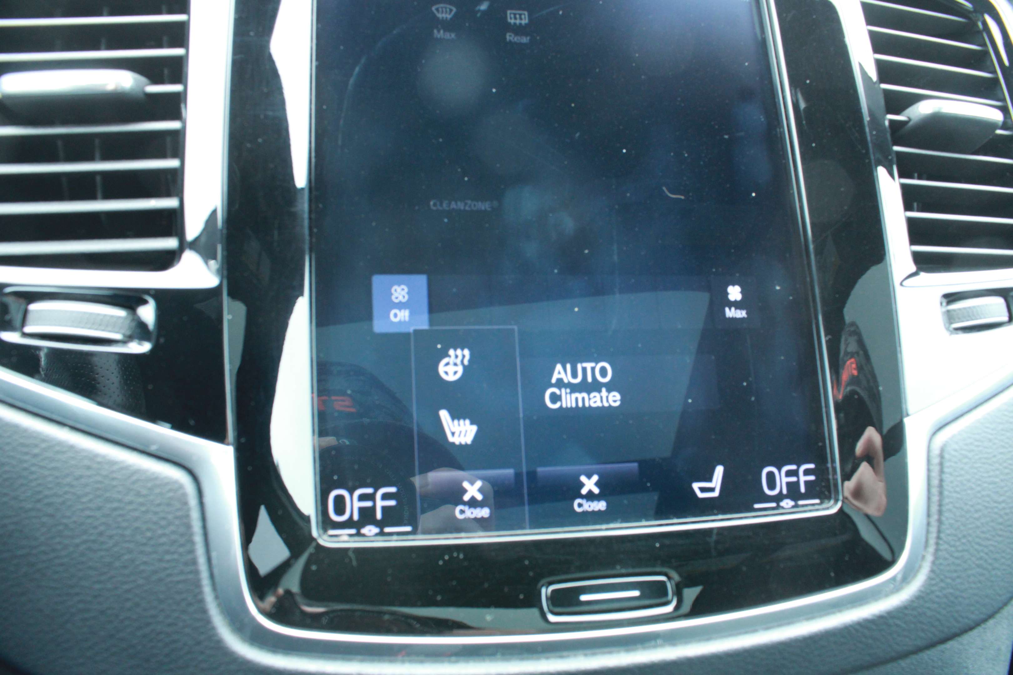 2019 Volvo XC90 T6 AWD R-Design thumb 27