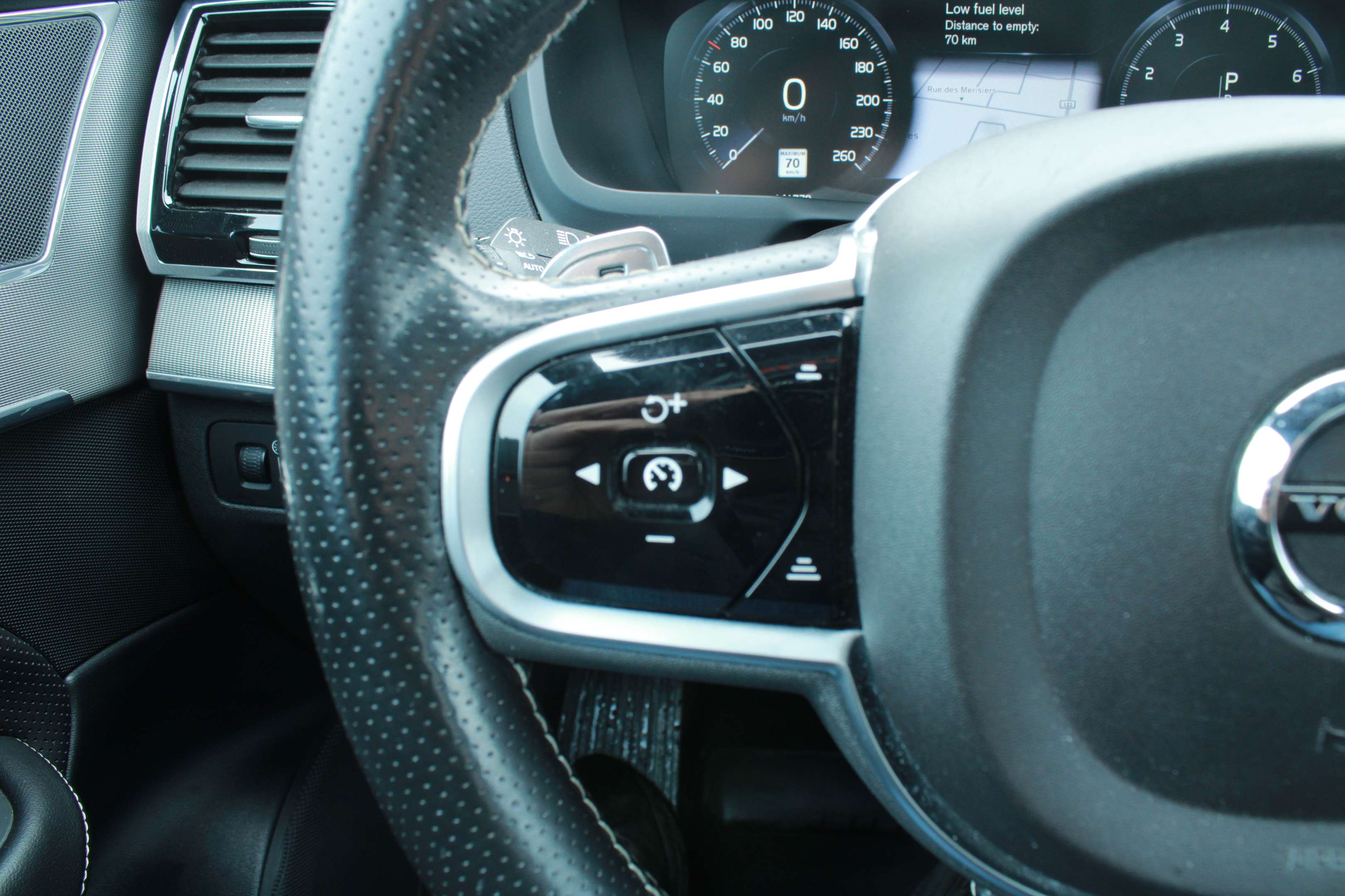 2019 Volvo XC90 T6 AWD R-Design thumb 20