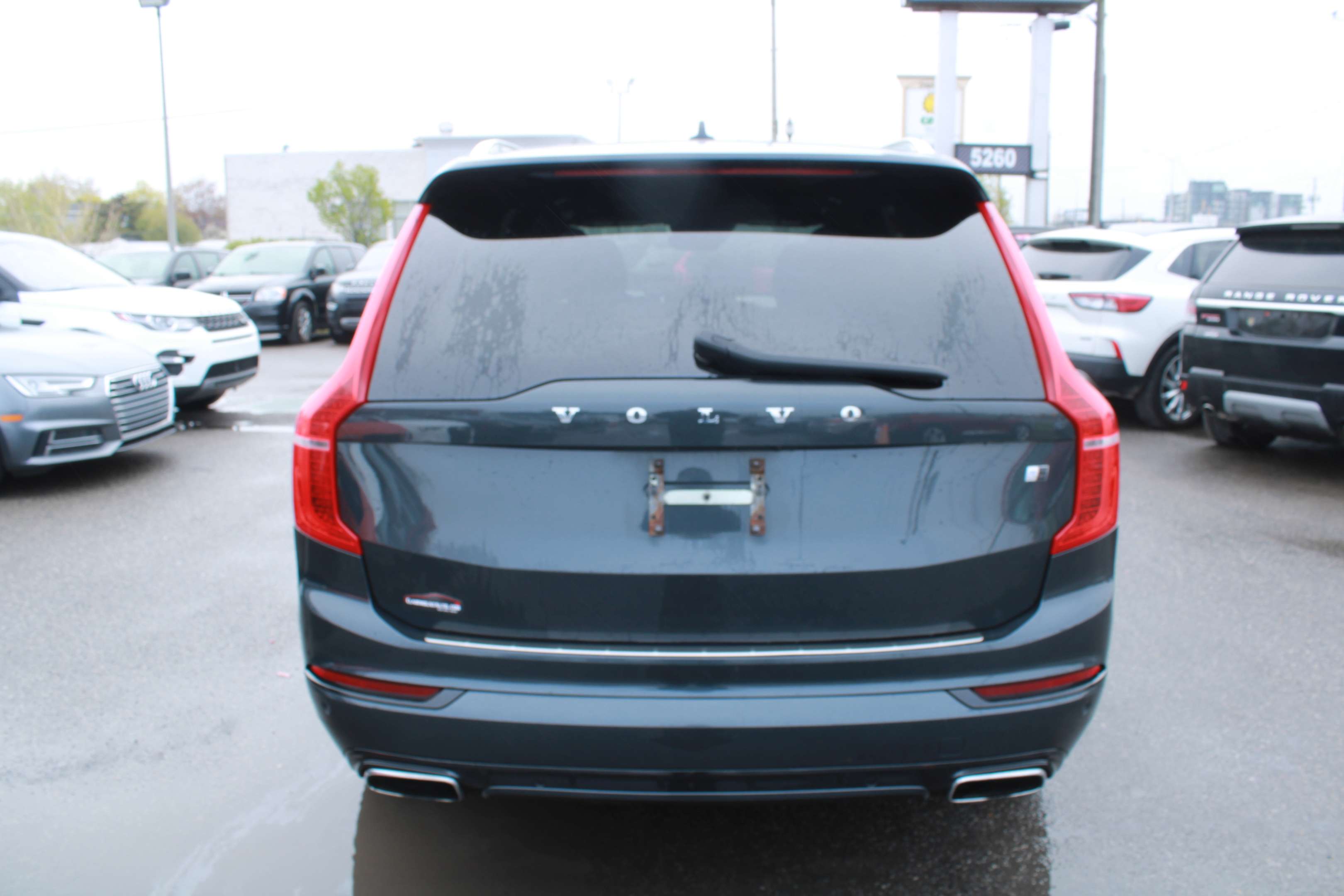 2019 Volvo XC90 T6 AWD R-Design thumb 6